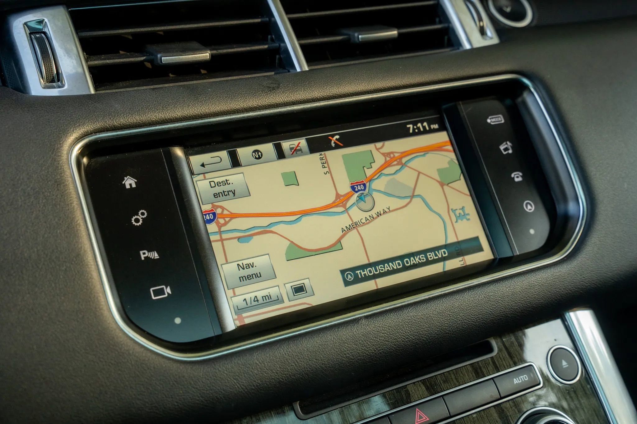 Used 2016 Land Rover Range Rover Sport SE image 23