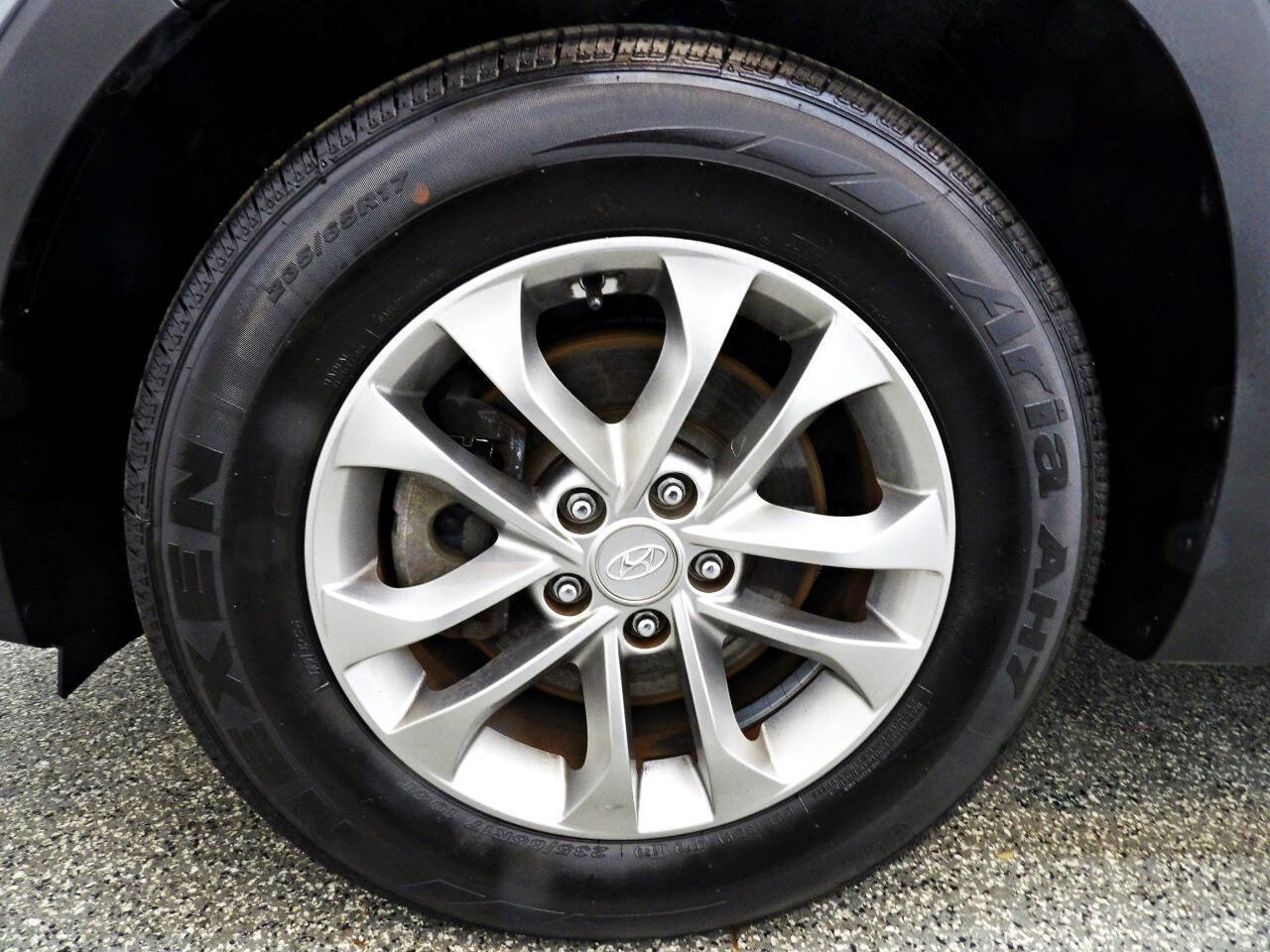 Used 2019 Hyundai Santa Fe SE image 18