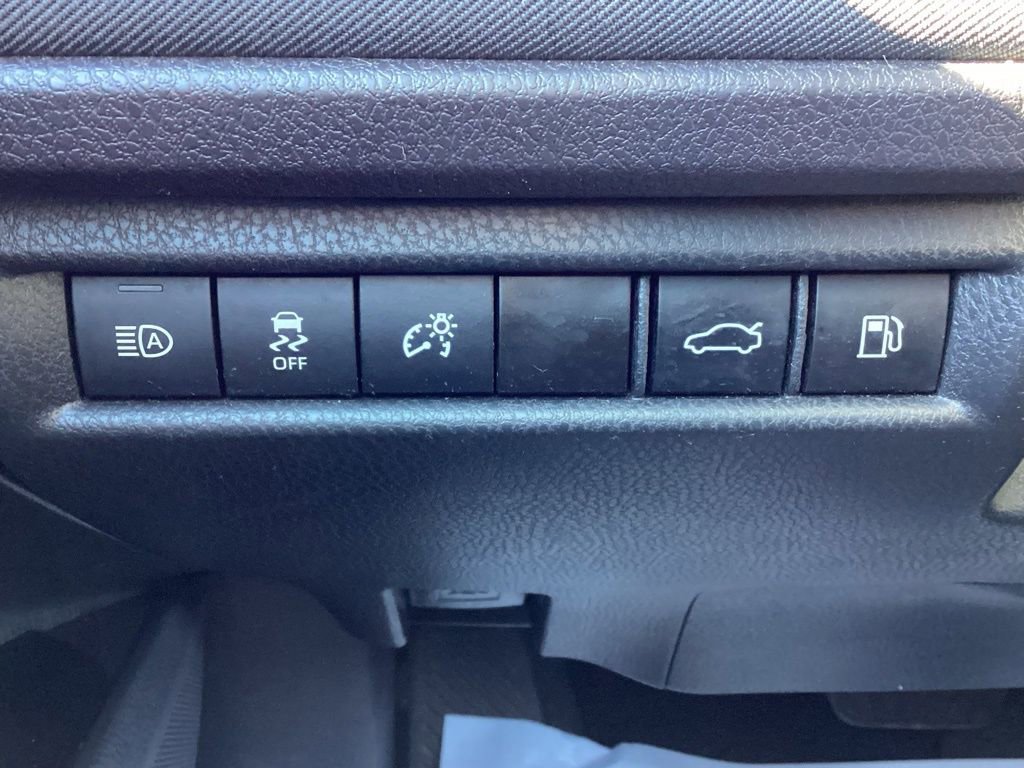 Used 2025 Toyota Camry LE FWD image 21