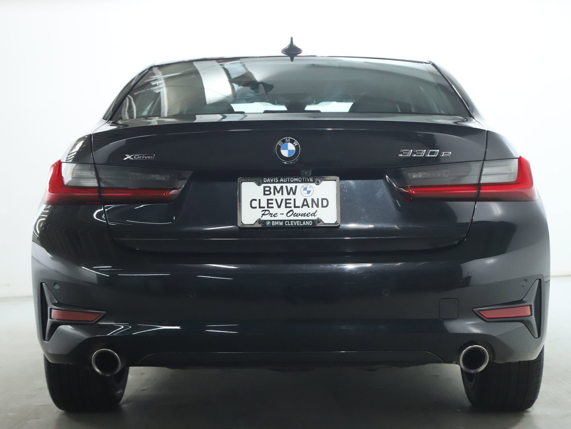 Used 2021 BMW 330e xDrive w/ Premium Package image 44