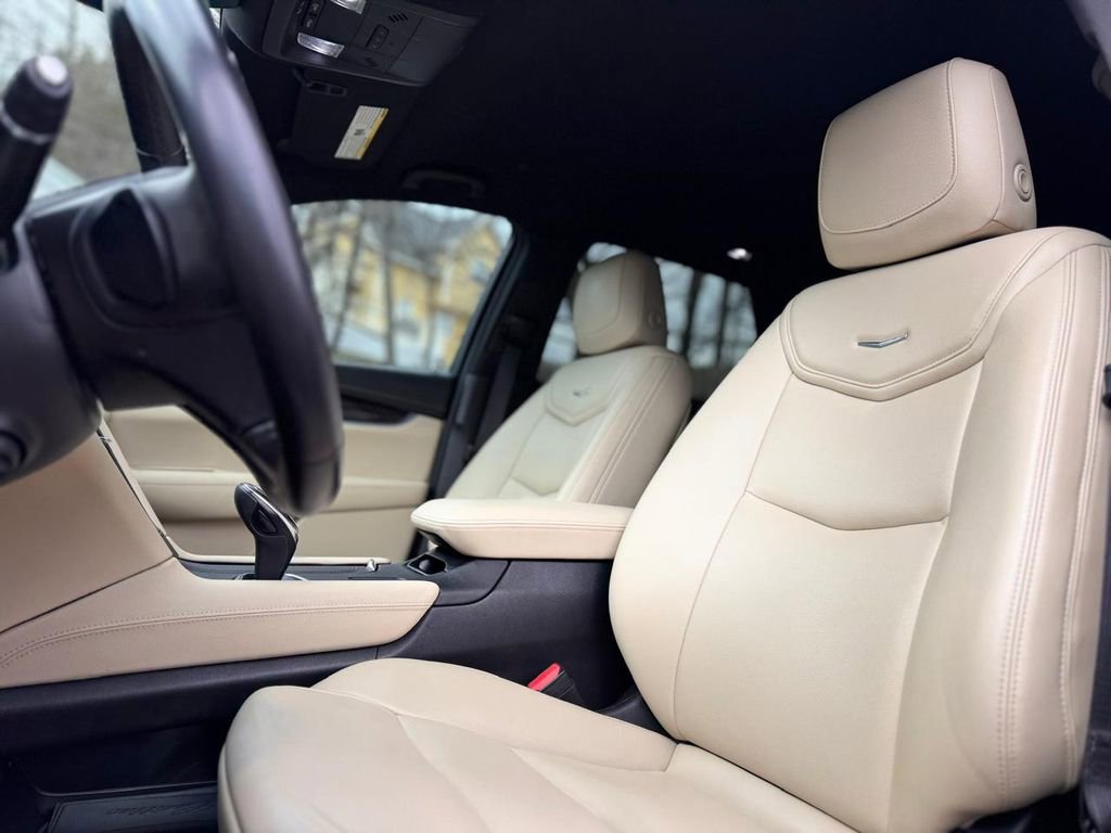 Used 2017 Cadillac XT5 FWD image 18