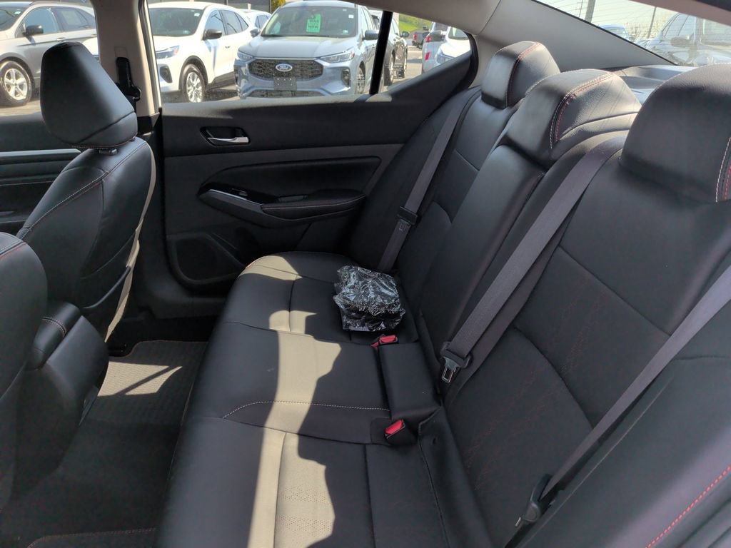 Used 2023 Nissan Altima 2.5 SR w/ SR Premium Package AWD/4WD image 6