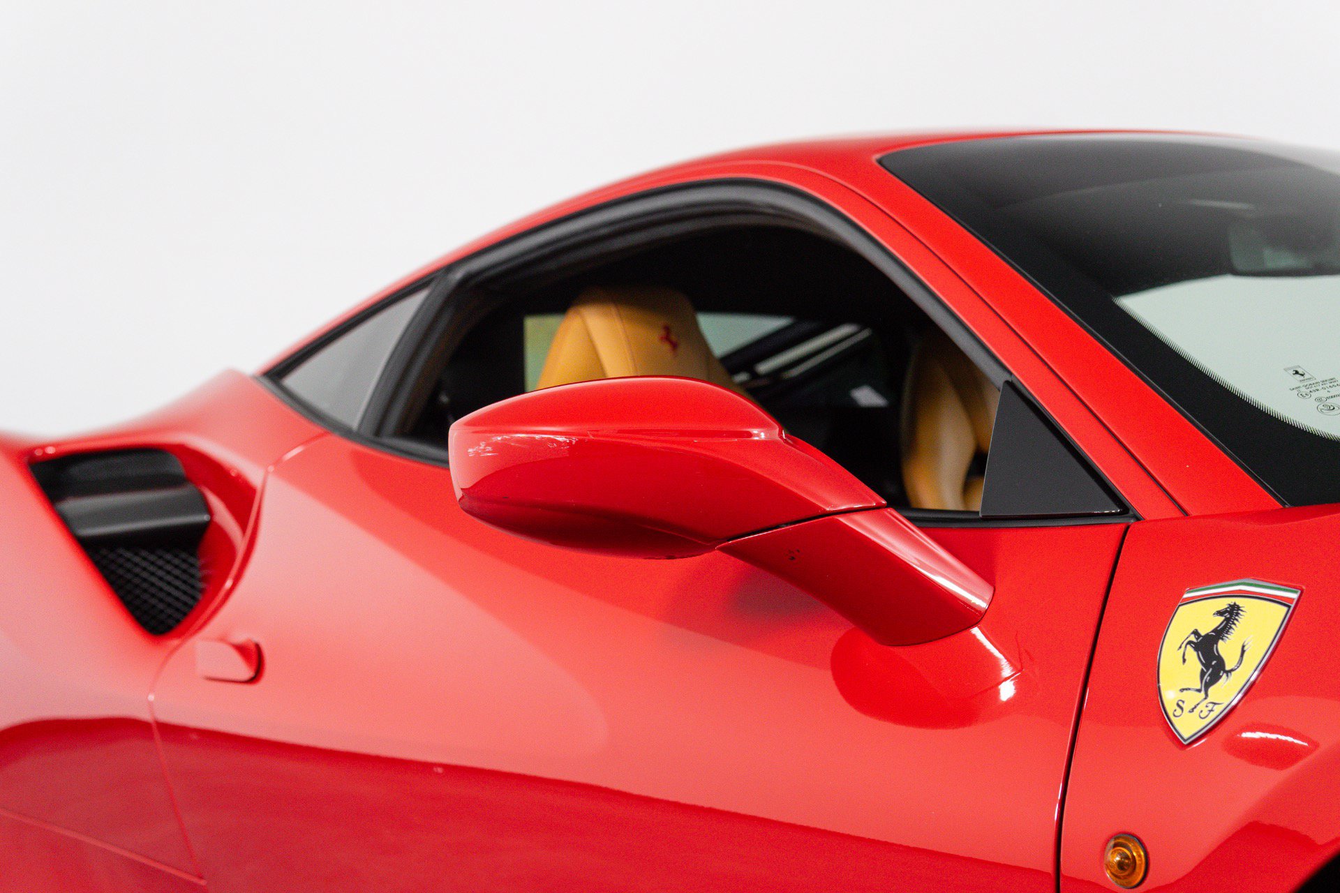 Used 2017 Ferrari 488 GTB RWD image 17