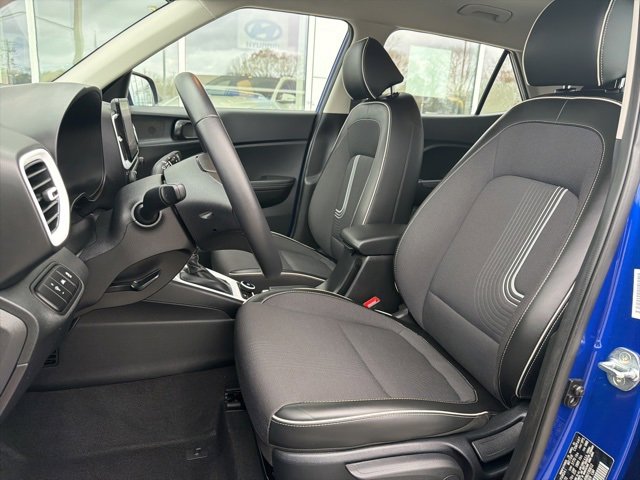 Certified 2022 Hyundai Venue Limited w/ Cargo Package image 12
