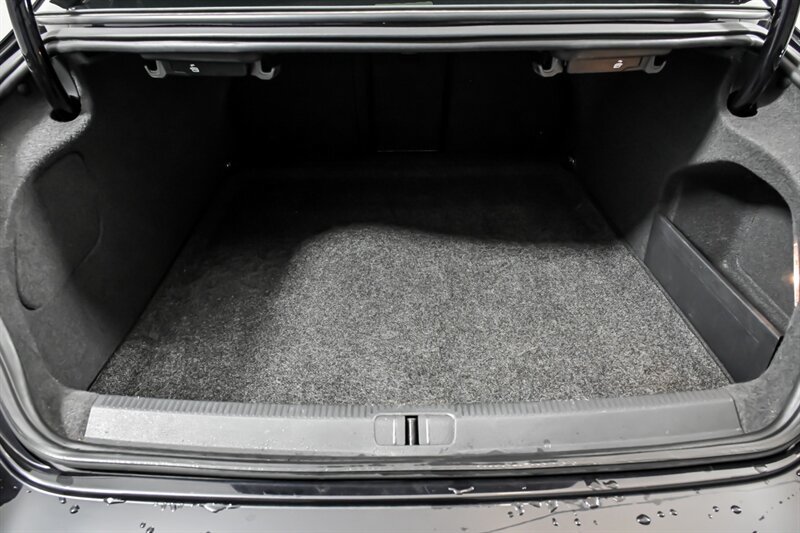 Used 2013 Volkswagen CC R-Line FWD image 11