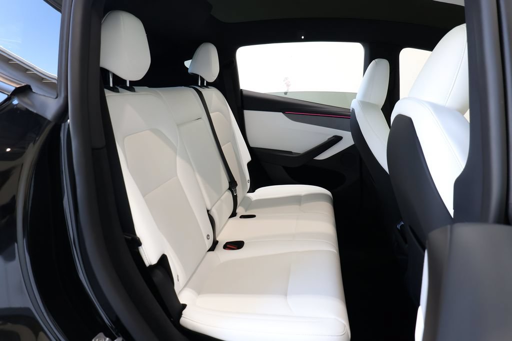 Used 2026 Tesla Model Y 2WD image 23