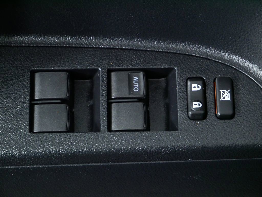 Used 2012 Toyota Highlander Limited w/ Tow Pkg image 21