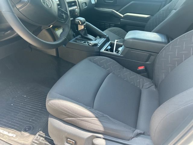 Used 2025 Toyota Tacoma SR5 AWD/4WD image 7