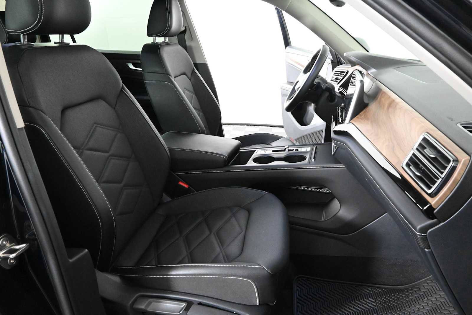 Certified 2026 Volkswagen Atlas SE FWD image 10