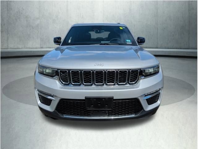 Used 2025 Jeep Grand Cherokee Limited AWD/4WD image 10
