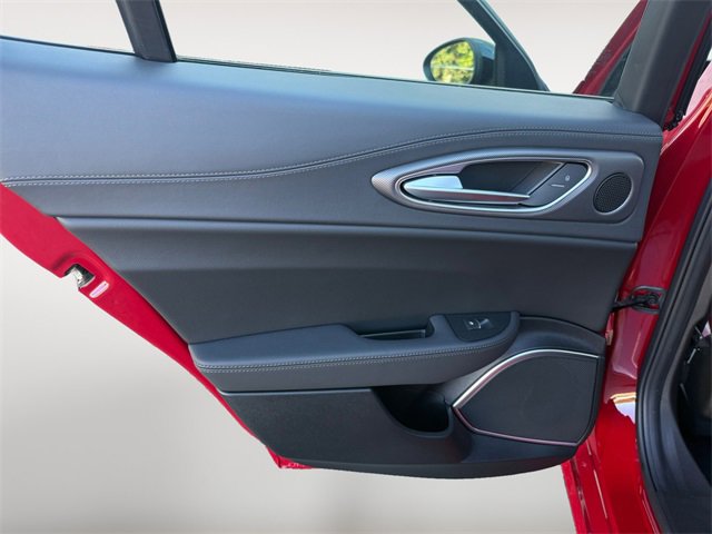 Used 2022 Alfa Romeo Giulia Veloce image 28