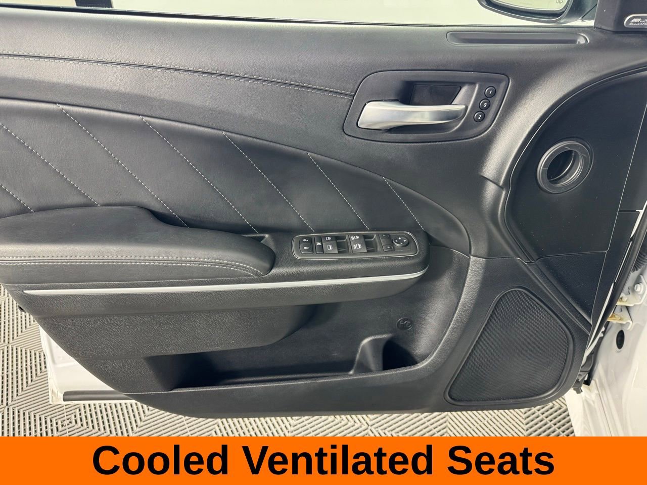 Used 2022 Dodge Charger Scat Pack w/ Dynamics Package image 11