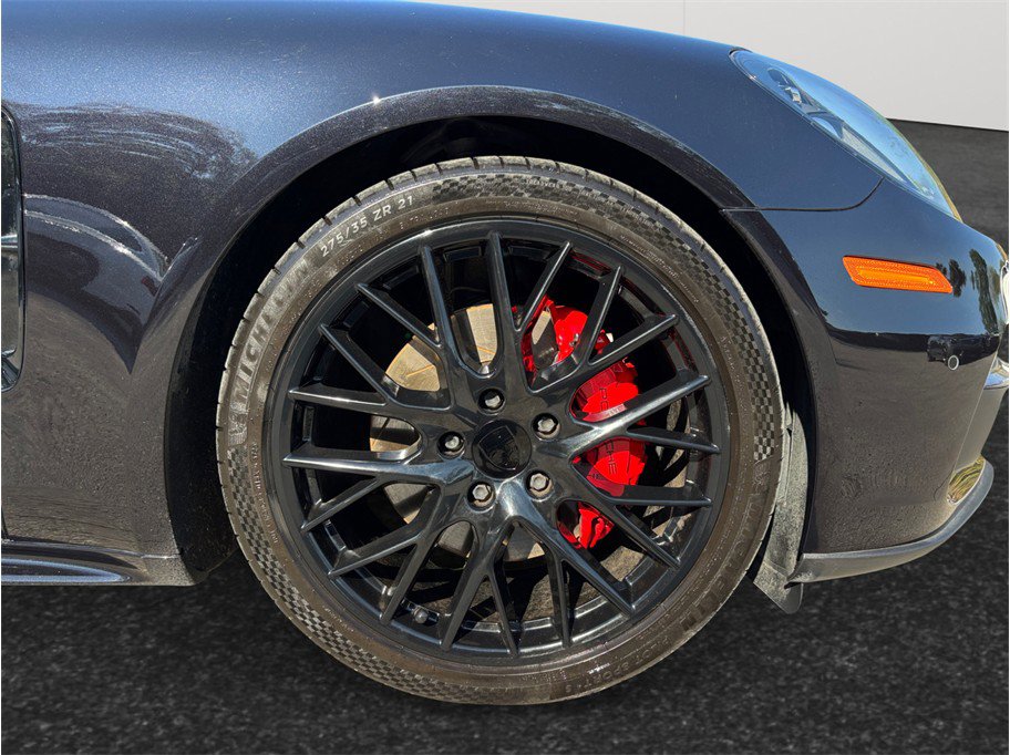Used 2018 Porsche Panamera 4S image 12