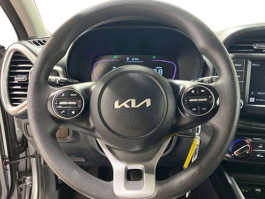 Used 2025 Kia Soul LX w/ LX Technology Package FWD image 20