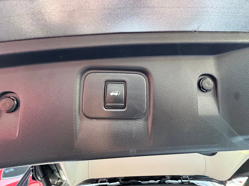 Used 2018 Nissan Murano Platinum image 10