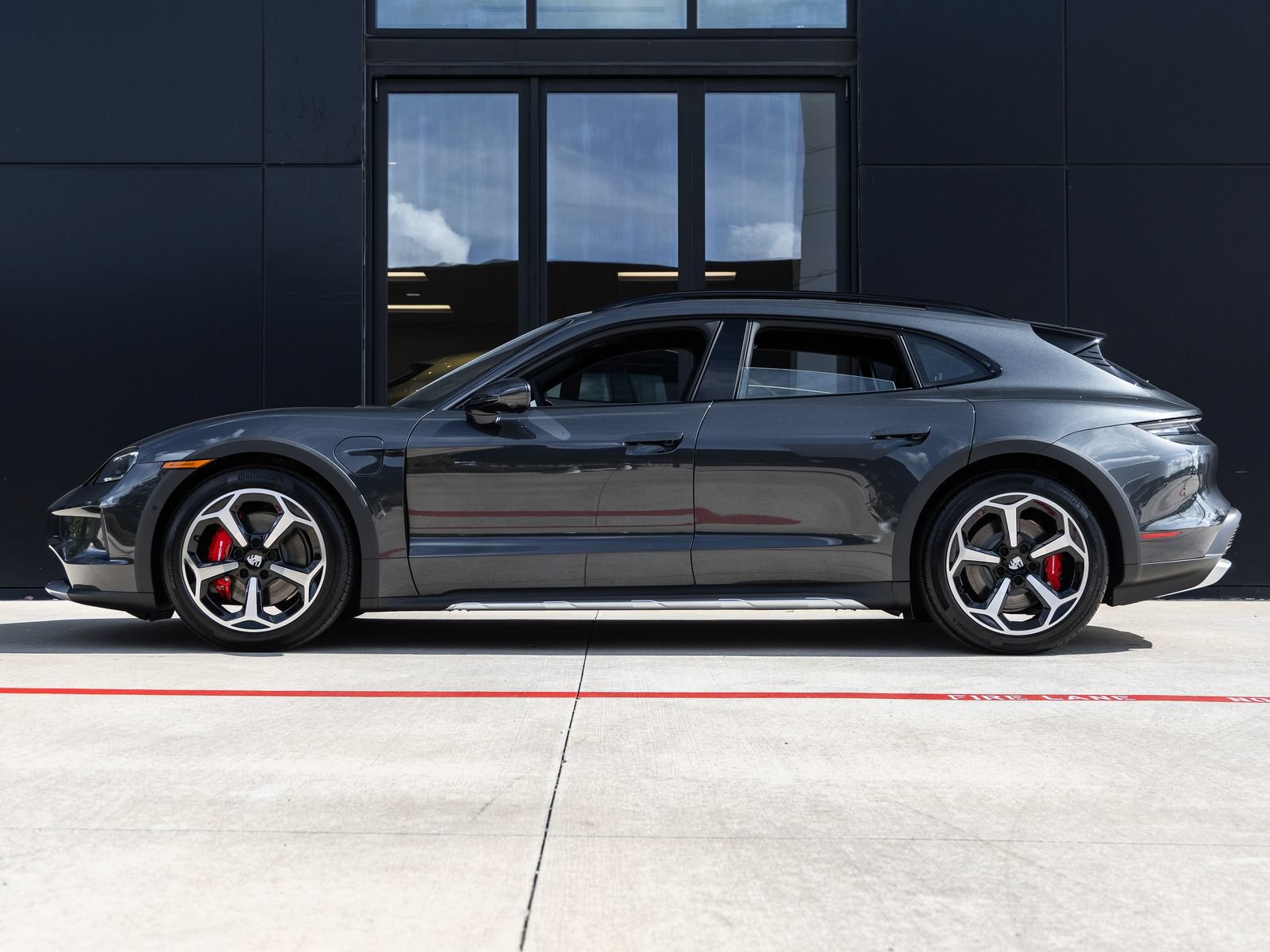 New 2026 Porsche Taycan 4S AWD/4WD image 2