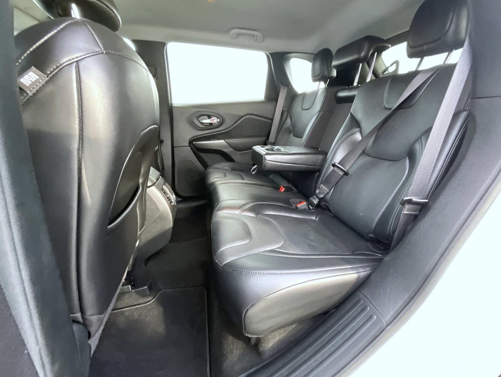 Used 2020 Jeep Cherokee Limited AWD/4WD image 19