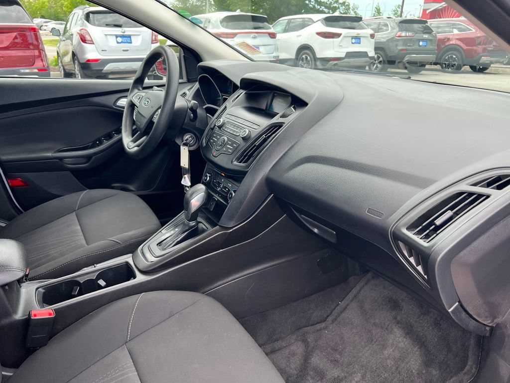 Used 2018 Ford Focus SE FWD image 25