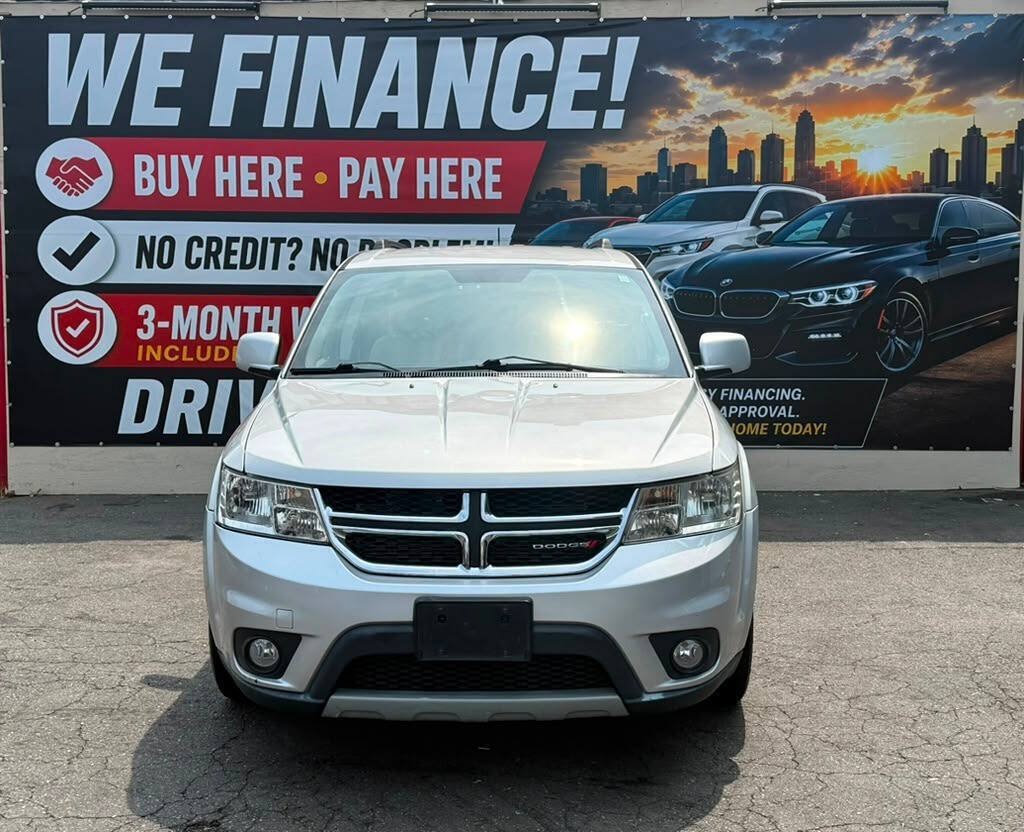Used 2013 Dodge Journey SXT w/ Flexible Seating Group FWD image 2