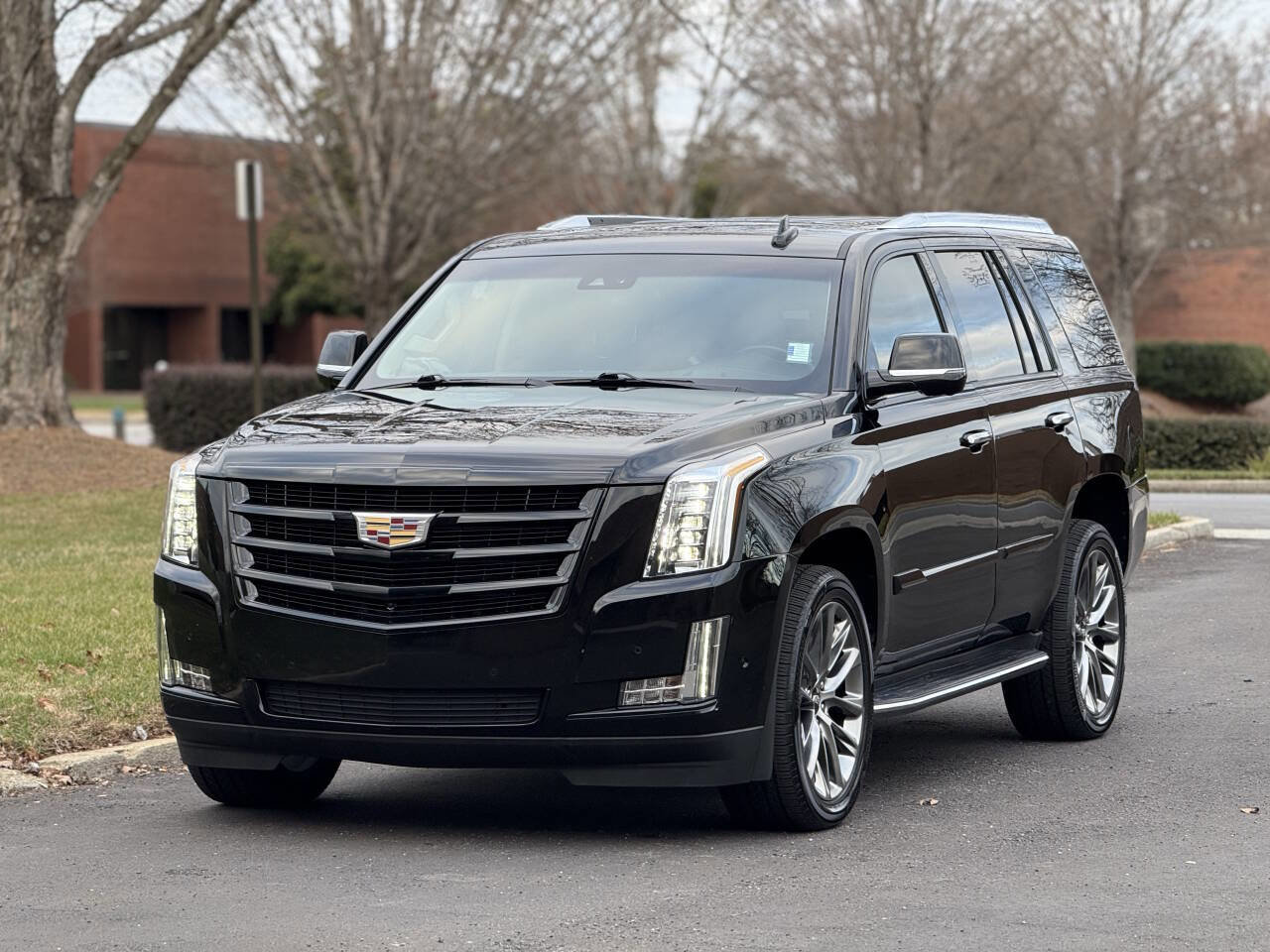 Used 2020 Cadillac Escalade Luxury w/ Escalade Sport Edition RWD image 3
