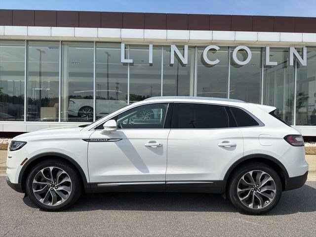 Certified 2022 Lincoln Nautilus Reserve w/ Luxury Package image 2