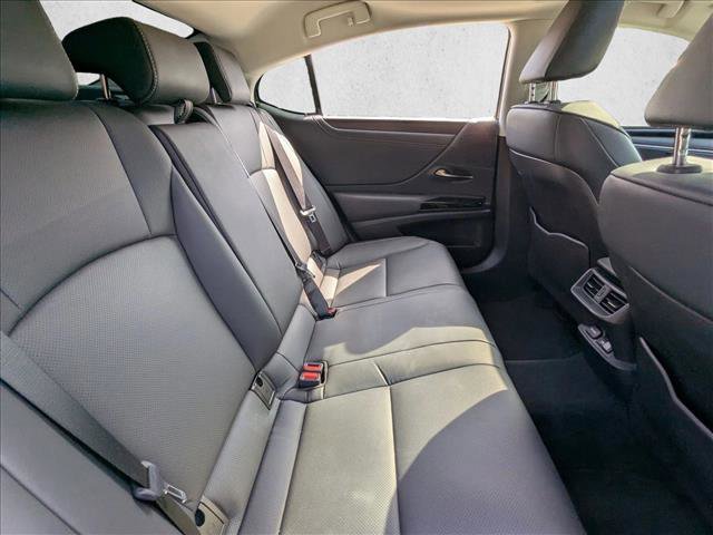 Used 2025 Lexus ES 300h w/ Premium Package image 19