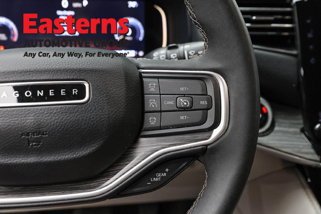 Used 2024 Jeep Wagoneer L Series II RWD image 17
