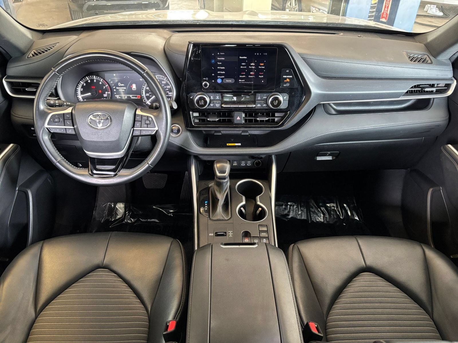 Used 2024 Toyota Highlander XSE FWD image 36