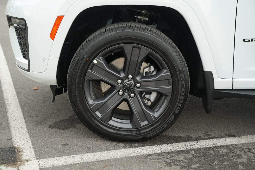 New 2027 Jeep Grand Cherokee L Limited AWD/4WD image 9