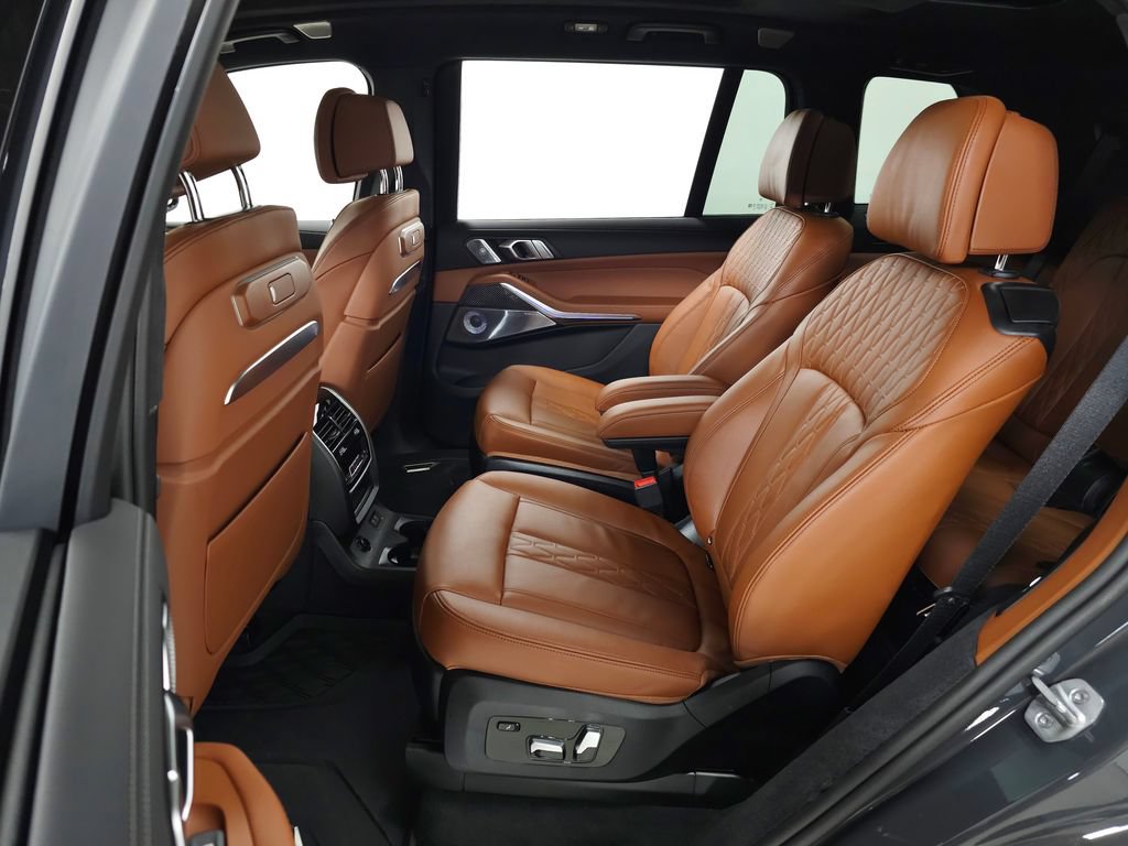 Used 2026 BMW X7 M60i AWD/4WD image 35