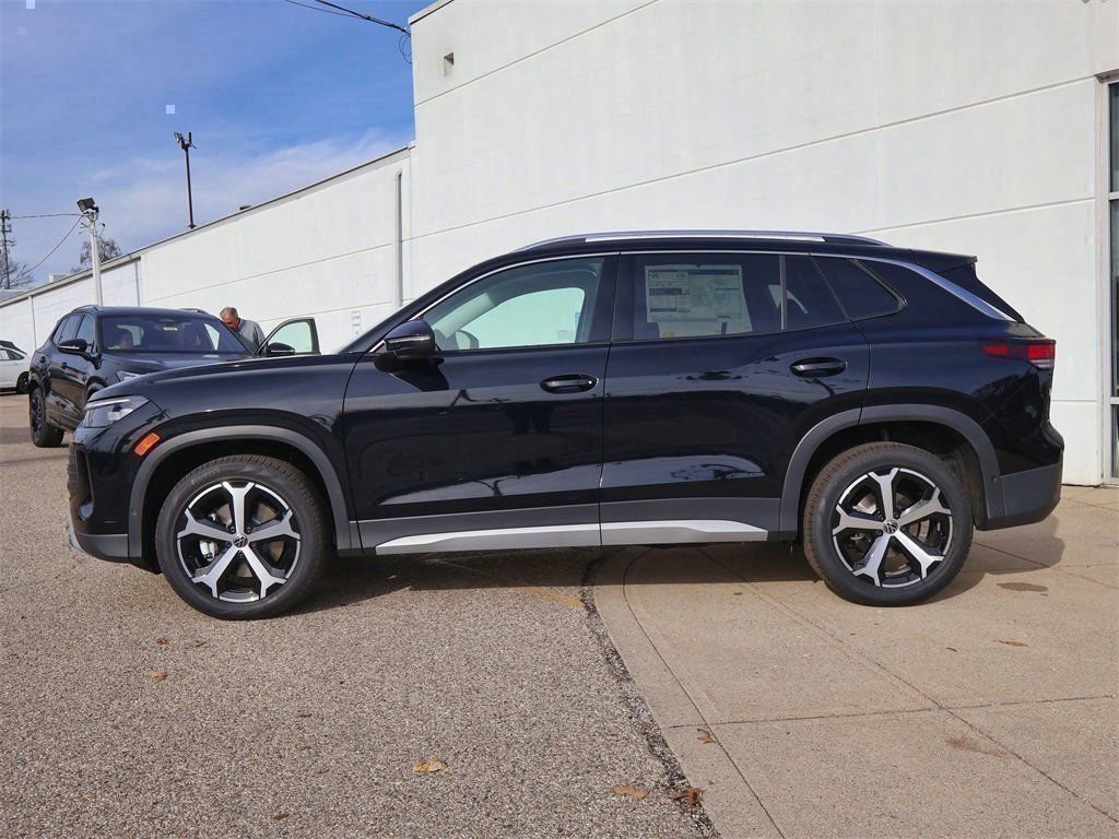 New 2026 Volkswagen Tiguan SE AWD/4WD image 2