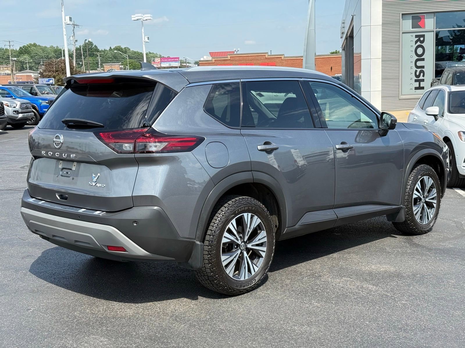 Used 2021 Nissan Rogue SV w/ Premium Package AWD/4WD image 4