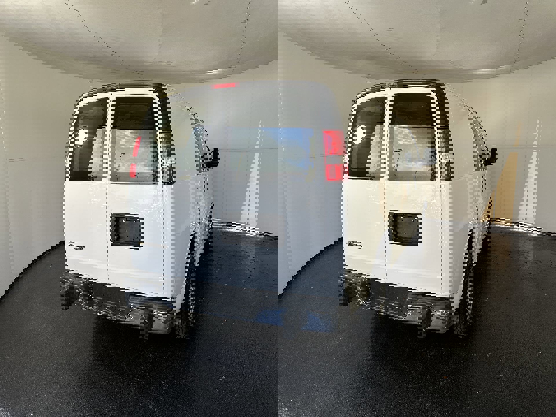 Used 2022 Chevrolet Express 2500 w/ Driver Convenience Package image 11