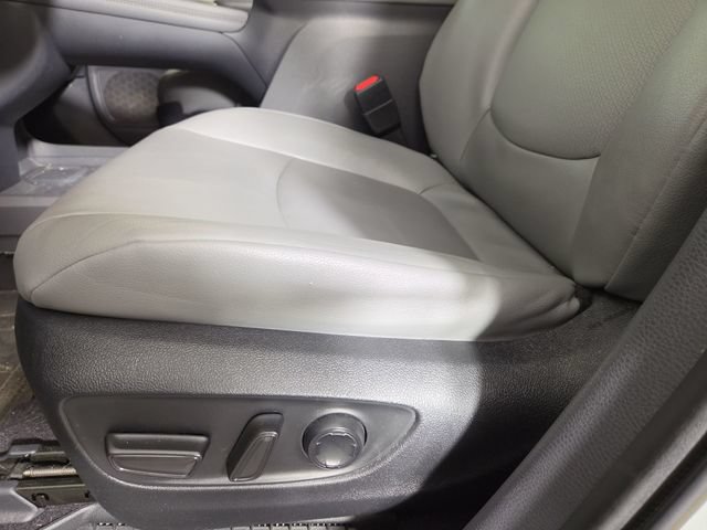 Used 2022 Toyota Sienna XLE FWD image 31