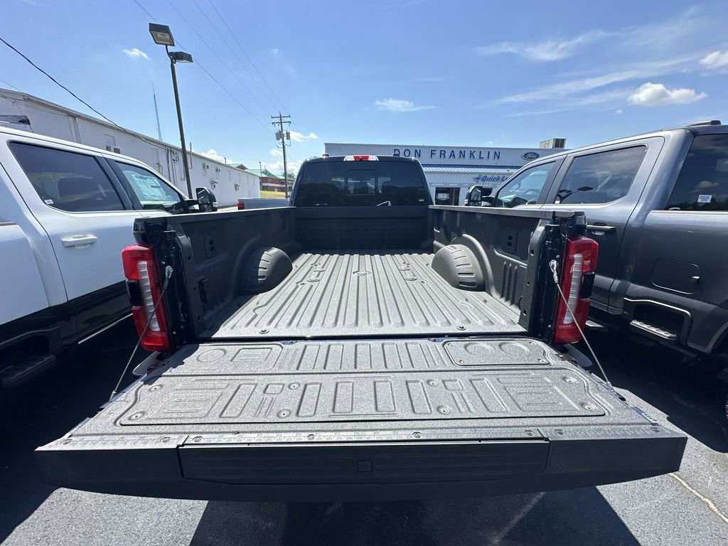 New 2025 Ford F350 Lariat image 16