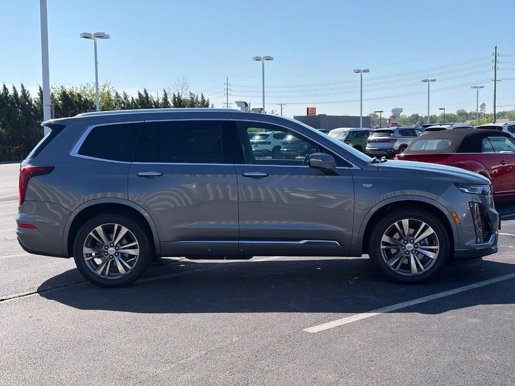 Used 2022 Cadillac XT6 Premium Luxury FWD image 4