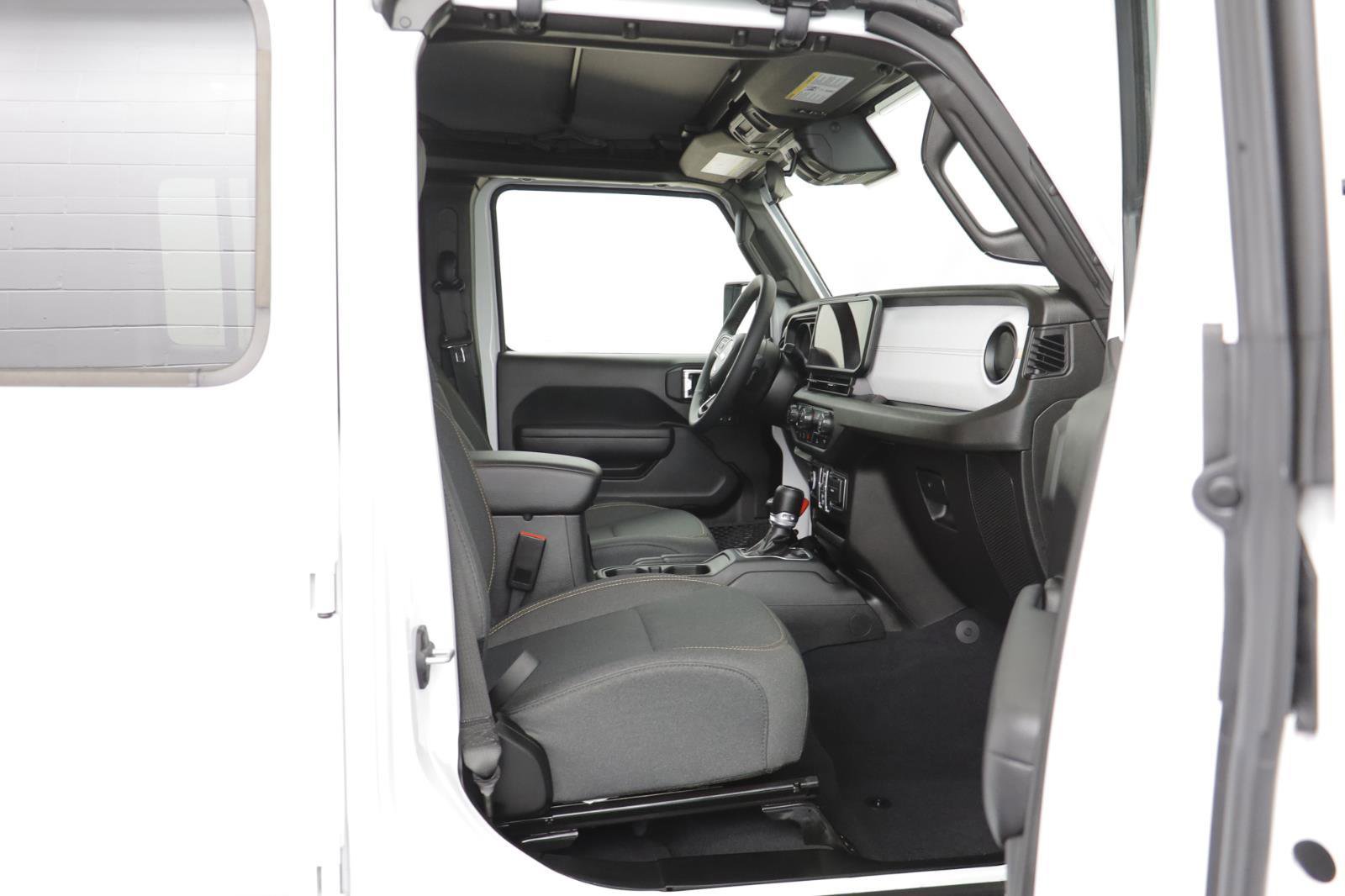 Used 2025 Jeep Gladiator Sport image 20