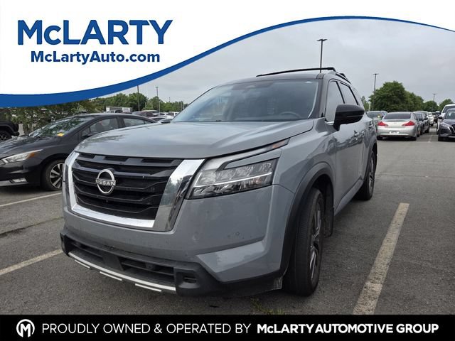 Certified 2024 Nissan Pathfinder SL w/ SL Premium Package FWD image 1