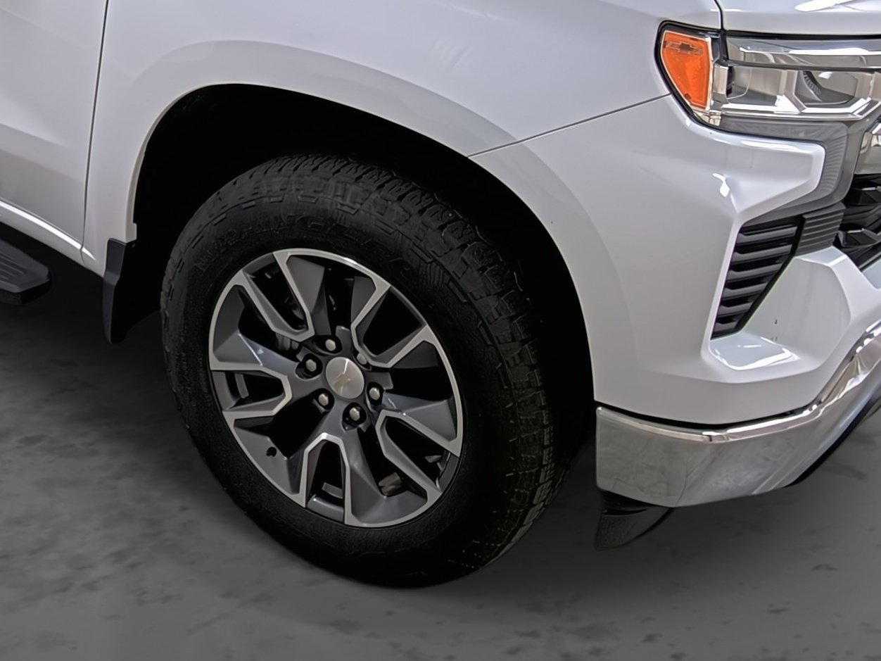 Used 2023 Chevrolet Silverado 1500 LT AWD/4WD image 14