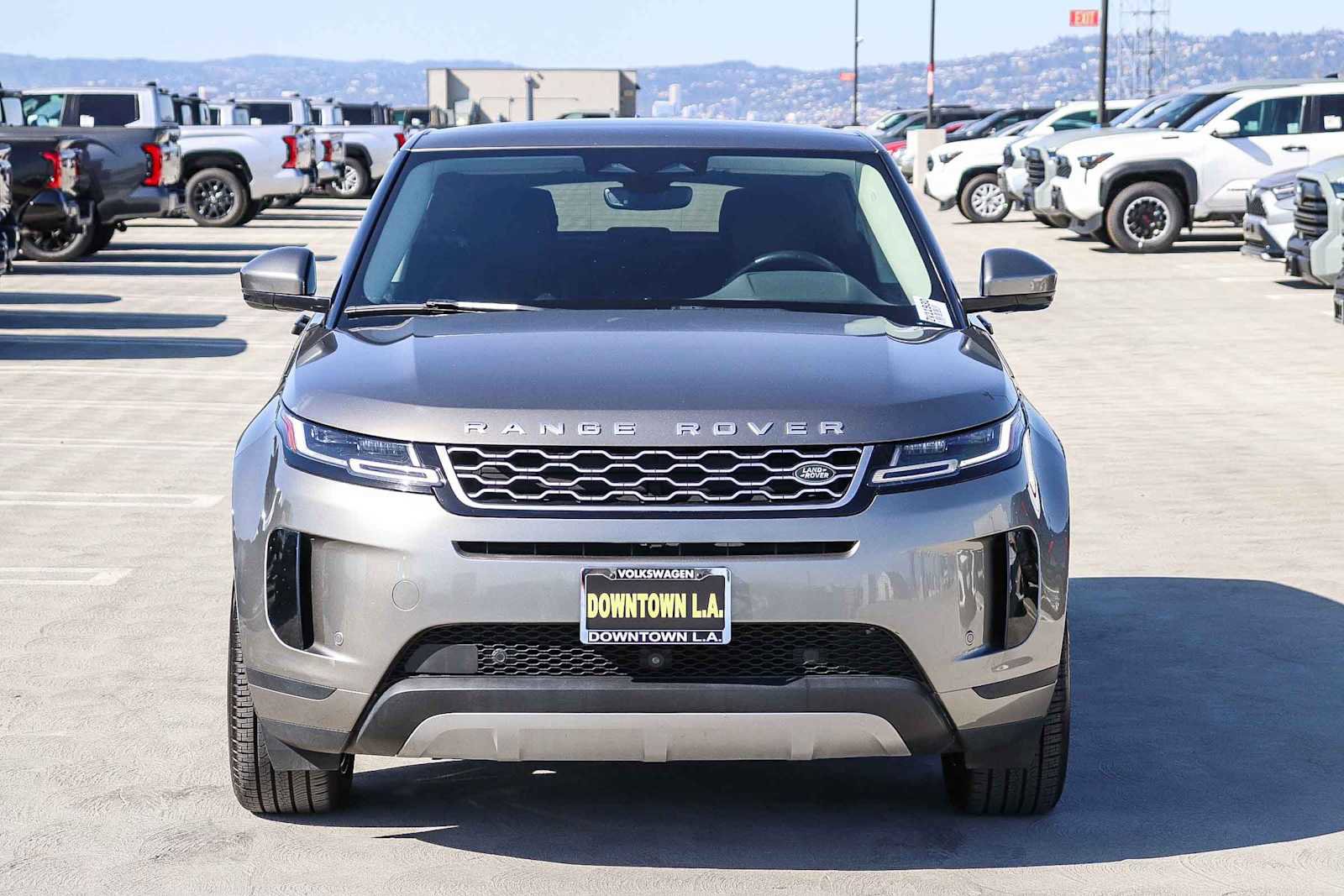 Used 2022 Land Rover Range Rover Evoque SE image 2