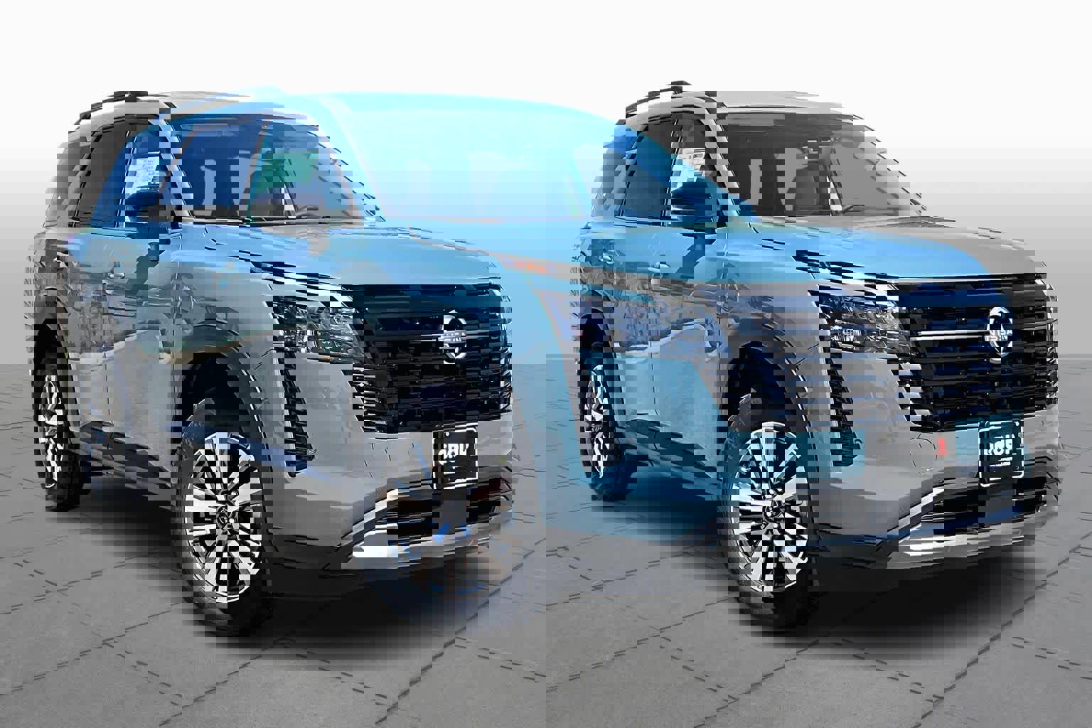 New 2026 Nissan Pathfinder SL image 2