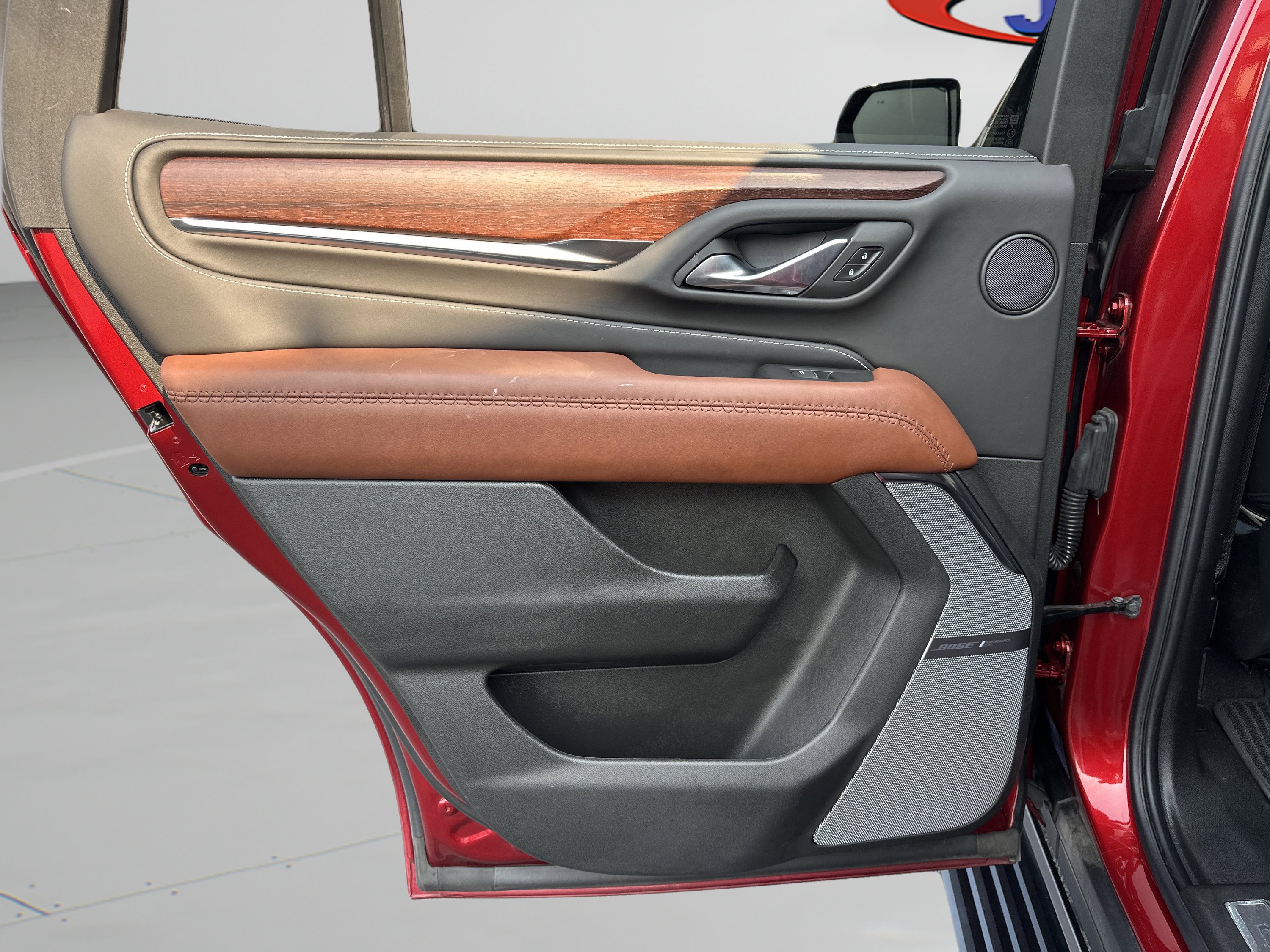 Used 2024 GMC Yukon Denali Ultimate image 6