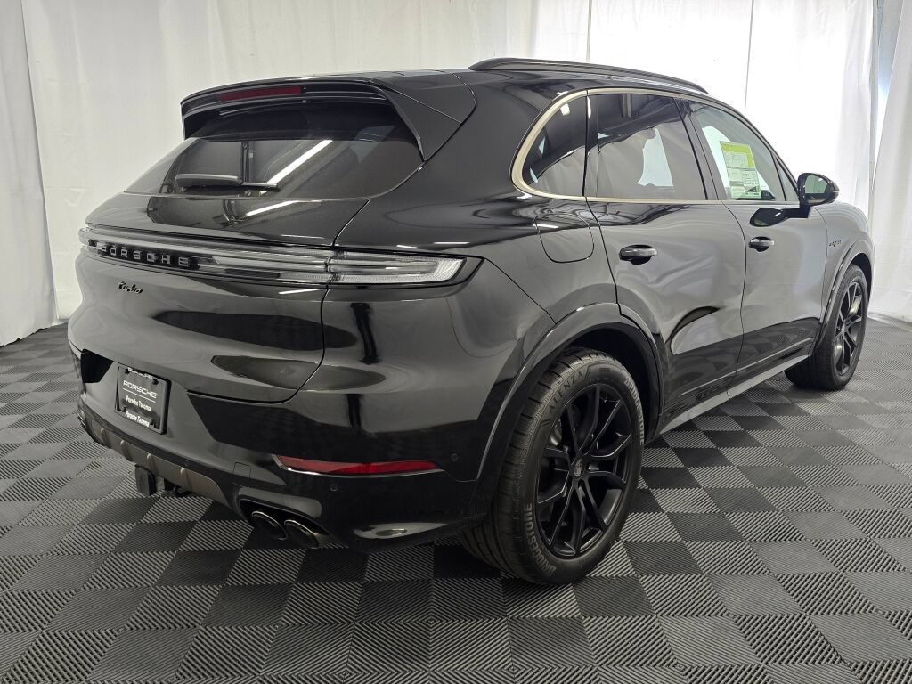 New 2026 Porsche Cayenne Turbo AWD/4WD image 7