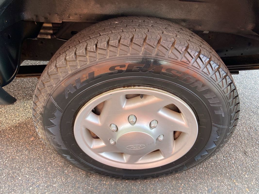 Used 2009 Ford E-350 and Econoline 350 XL image 12