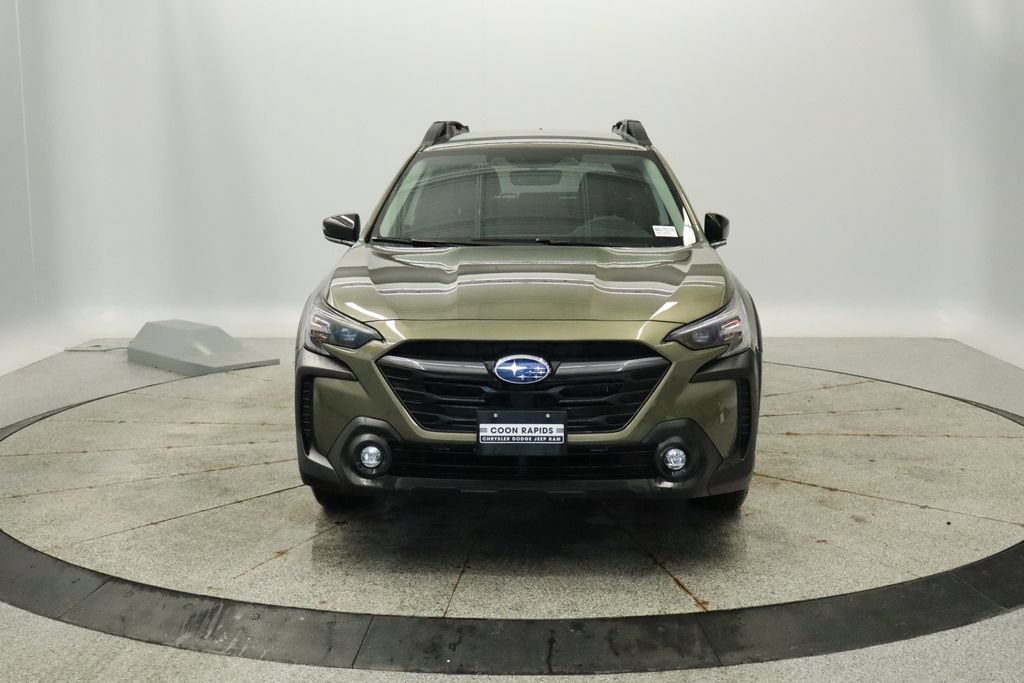 Used 2025 Subaru Outback Premium AWD/4WD image 11
