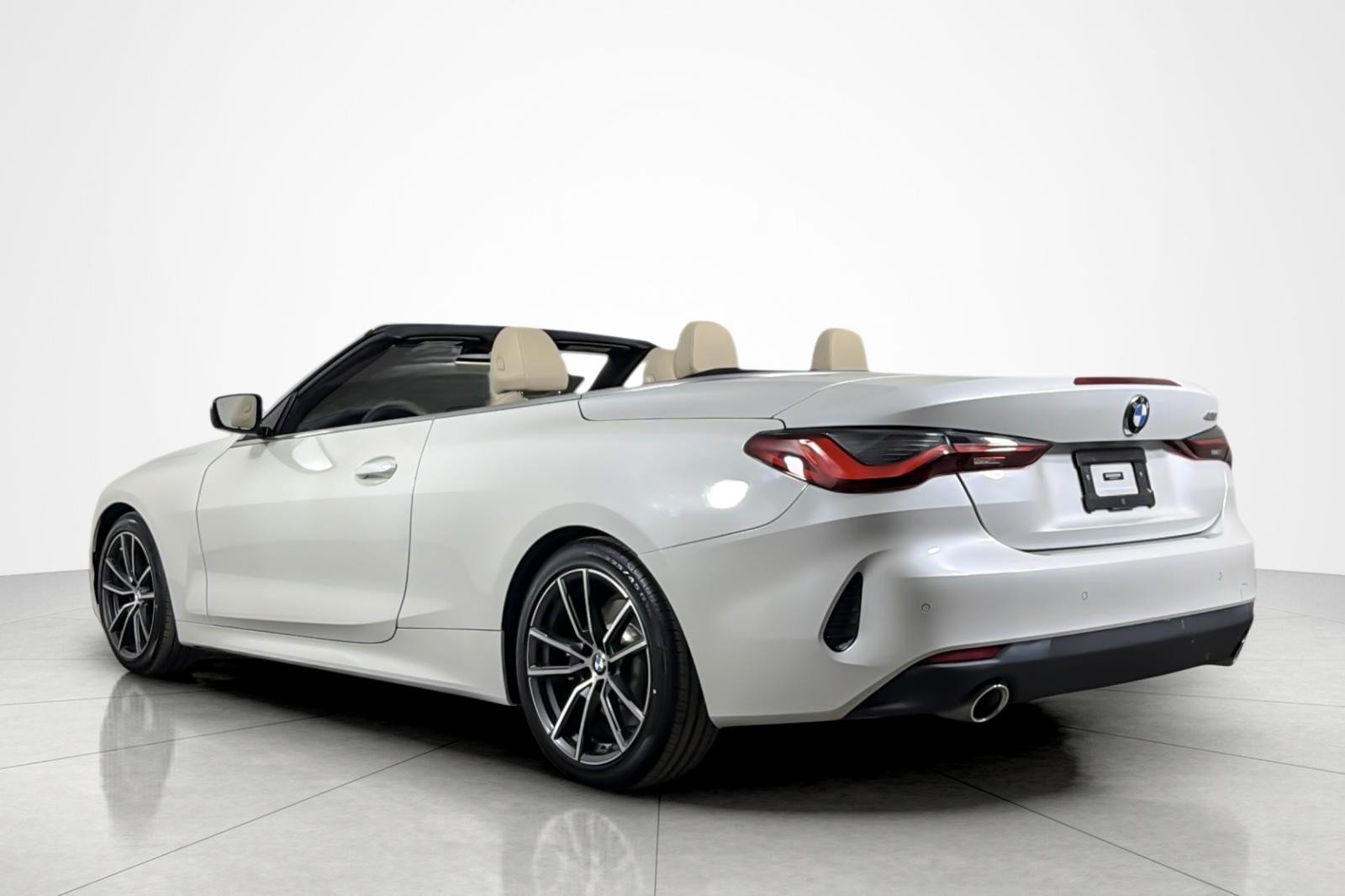 Used 2023 BMW 430i Convertible w/ Convenience Package RWD image 3