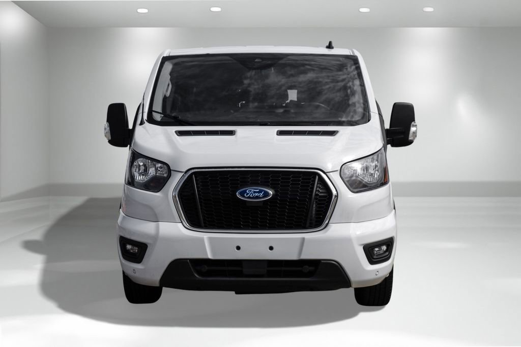 Used 2023 Ford Transit 350 XLT image 4