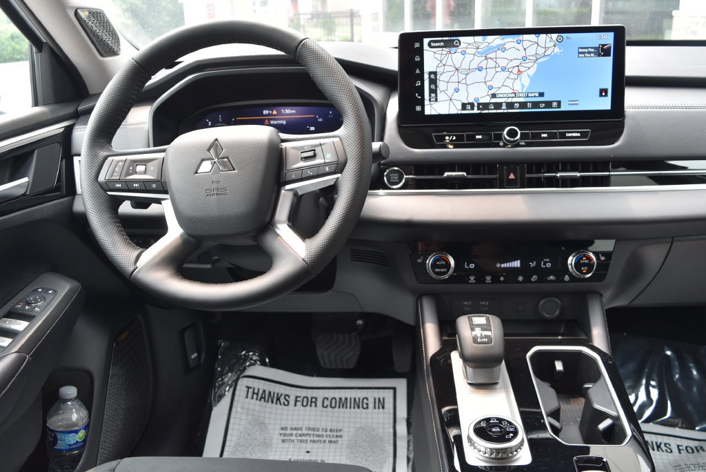 New 2026 Mitsubishi Outlander SE FWD image 13