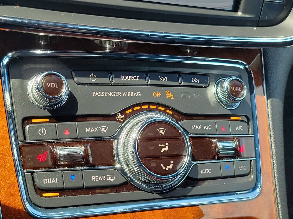 Used 2019 Lincoln Continental Premiere FWD image 23