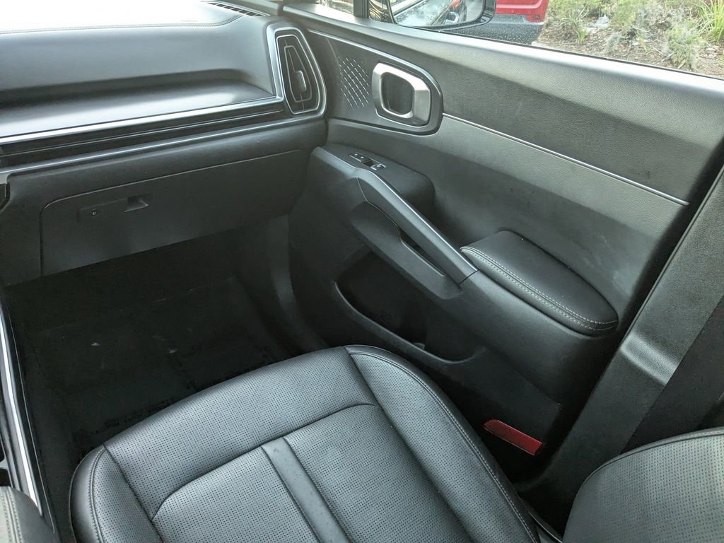 Used 2024 Kia Sorento S image 17